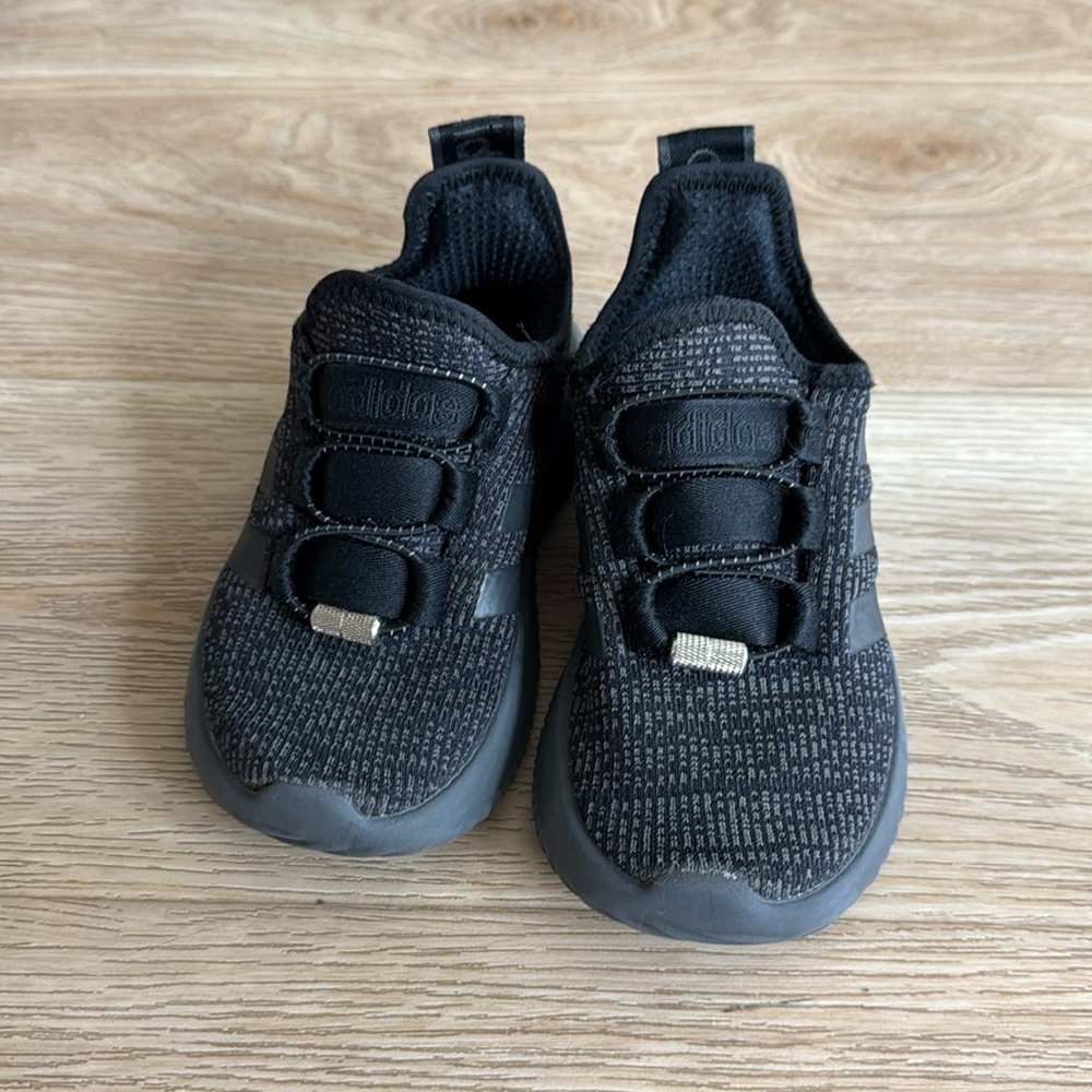 Boys Adidas 10.5 toddler sneaker